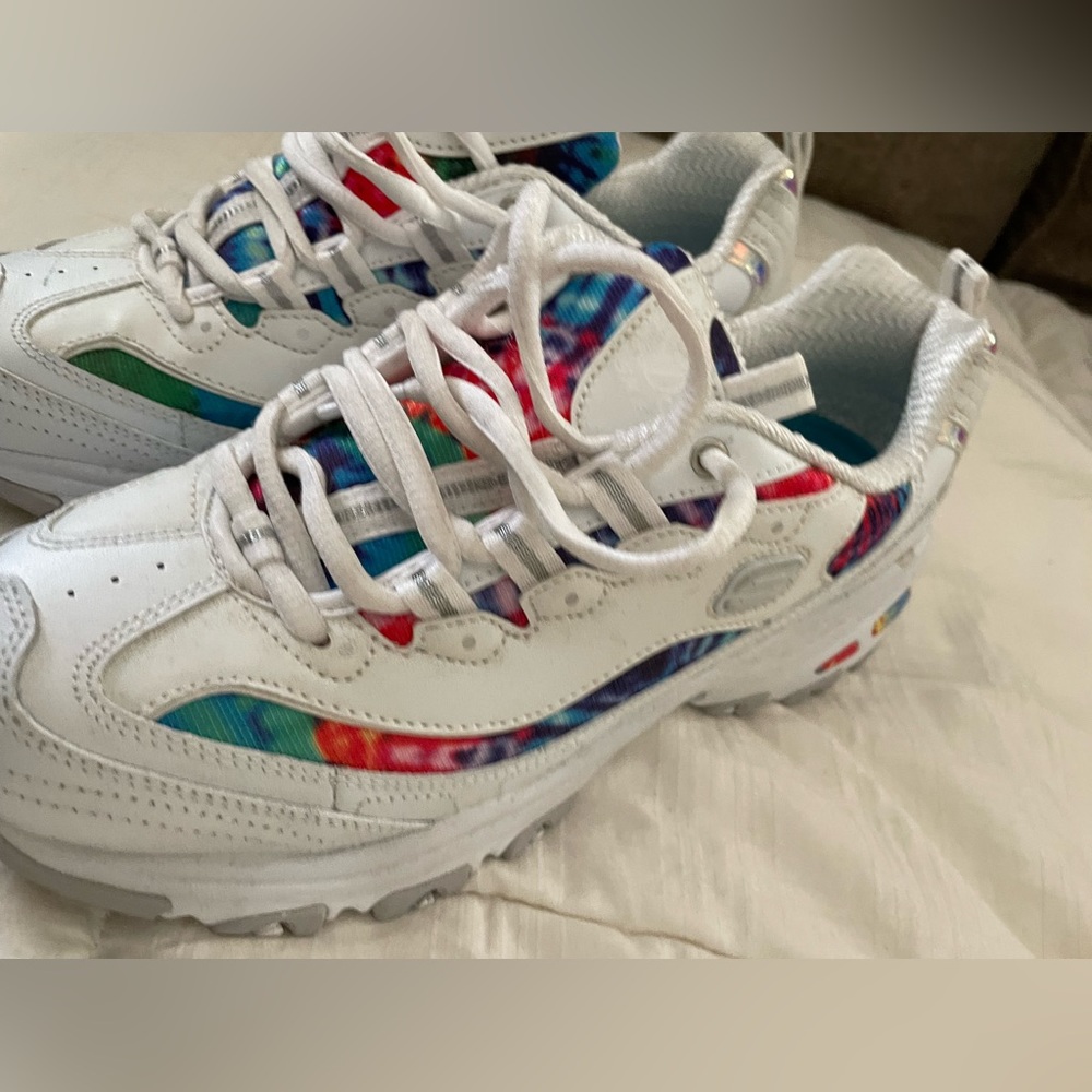 Brand new no box Skechers size 8 woman never worn